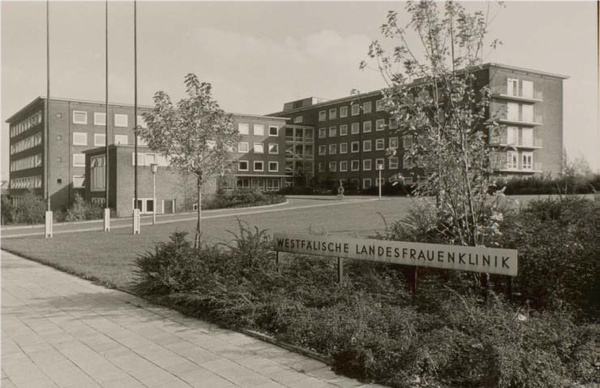 Gesamtansicht der Westfälsichen Landesfrauenklinik Paderborn