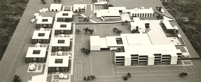 Modell der neuen Westf. Sonderschule für Gehörlose, Dortmund-Hacheney (Foto: Archiv LWL, Bestand 847/Fotoalbum)