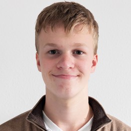 Das Bild zeigt eine männliche Person.